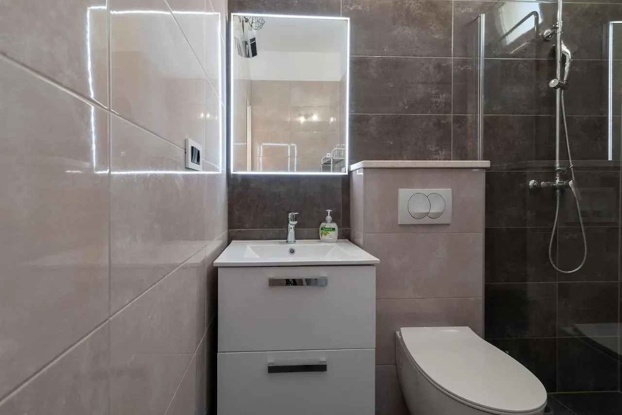Apartment Leo تروغير